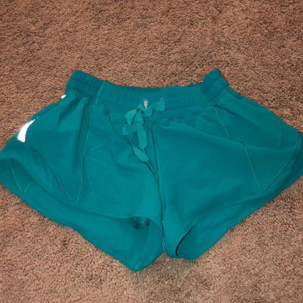 HOTTY HOT LULULEMON SHORTS (unique)